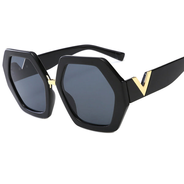 Vivienne Classic Sunglasses